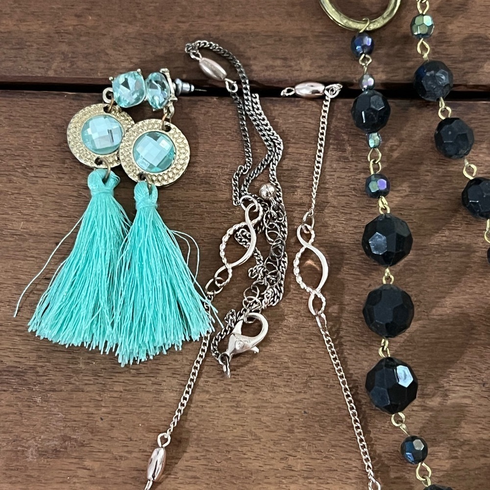 LOT of 9 Gold Mixed Metal and Bead Necklaces short and long - Picture 5 of 7